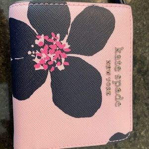 Kate Spade Cameron Grand Flora bifold wallet
